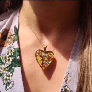 Naszyjnik serce z kwiatami