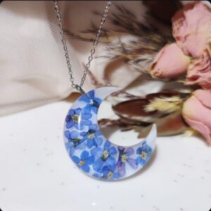 Naszyjnik księżyc z niezapominajkami