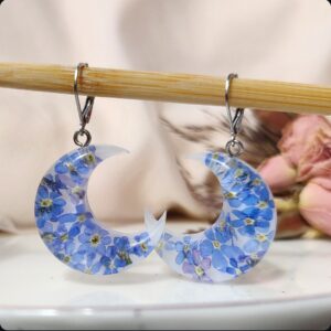 Kolczyki księżyce z niezapominajkami