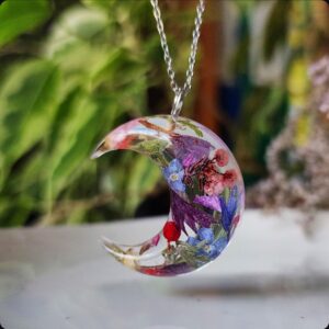 Naszyjnik księżyc z kwiatami